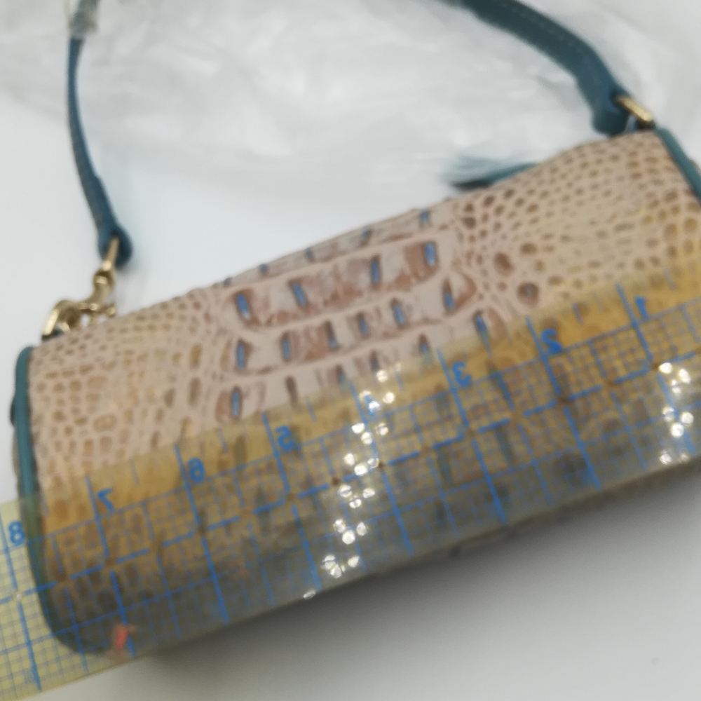 Elegant Crocodile Pattern Shoulder Bag - Blue and Tan - Picture 5 of 6